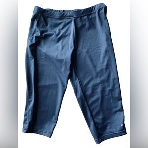 Champion Womens Capri Size Medium Fitted Knee Length Leggings Pocket String